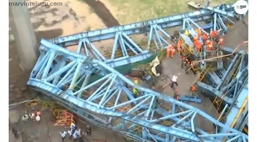 రైల్వే వంతెన కూలి 17 మంది దుర్మరణం 17 killed in railway bridge collapse