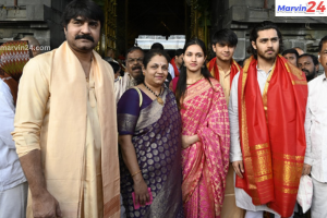 Hero Srikanth Family at Tirumala Srivari Seva