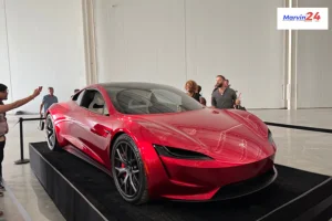 Tesla aims to launch Roadster cars next year
