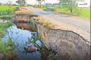 Uppal Kaniparthi road which has become dangerous